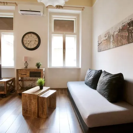 Standard By Hi5 - Nyugati Square Apartamento *